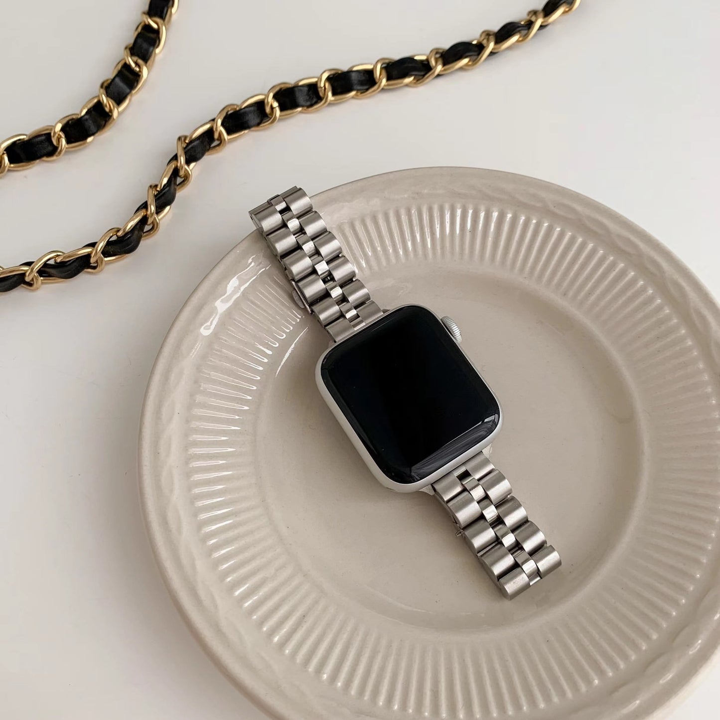 Silver & Black Simple Apple Watch Band　R01177